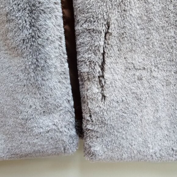 Glam Los Angeles Faux Fur Open Front Vest - Soft & Cozy, Light Grey, Size Large - Picture 8 of 9